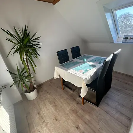 Lotus 3 Apartment